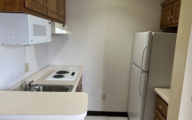 Express Inn & Suites