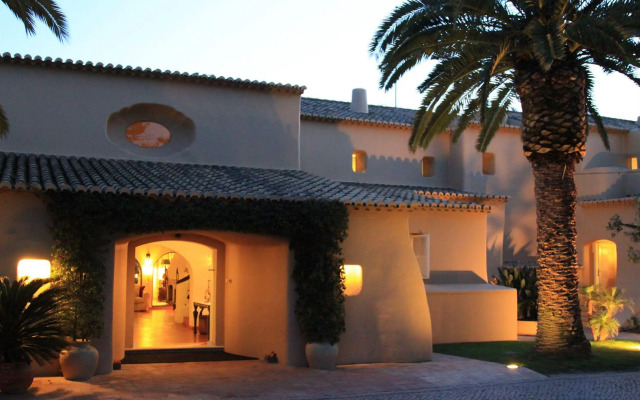 Vila Joya Home, Restaurant & Spa