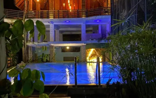 Hotel Tinaya