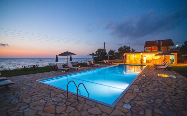 Kyparissia Blue Luxury Rooms & Suites