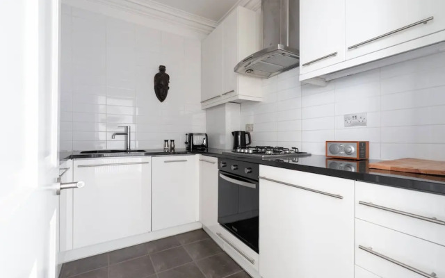 St Stephen's Gardens VII by Onefinestay