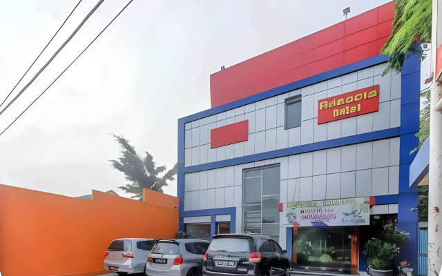 RedDoorz Plus @ Jalan Pemuda Jakarta