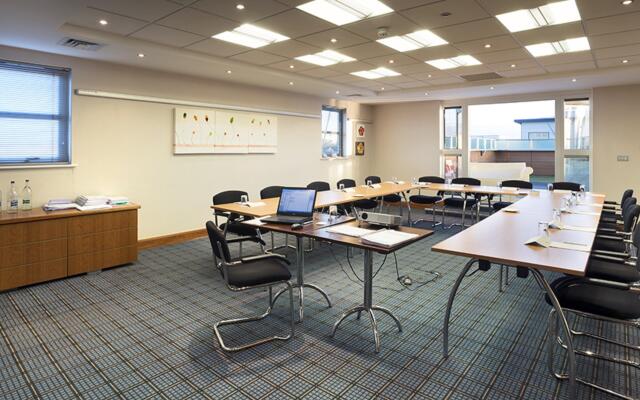 Holiday Inn Manchester-Central Park by IHG