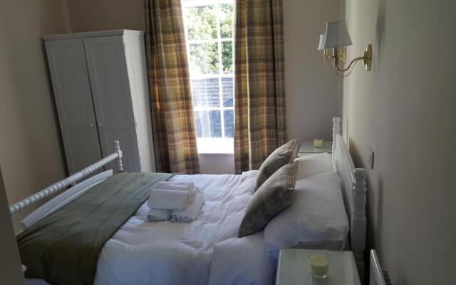Central Bar Guesthouse