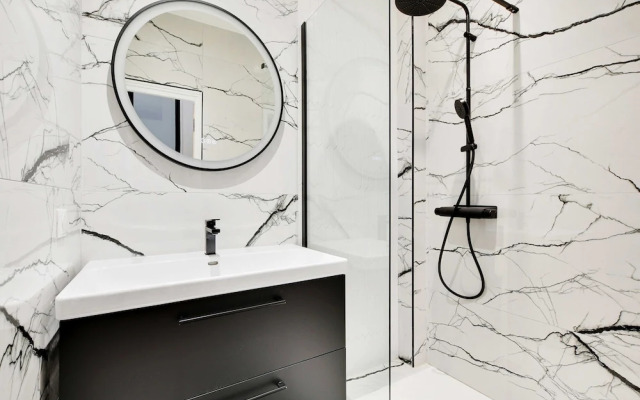 Authentique Apartment - 1br- 2P- Voltaire