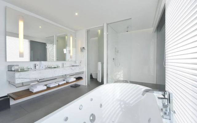 Ramee Grand Hotel & Spa