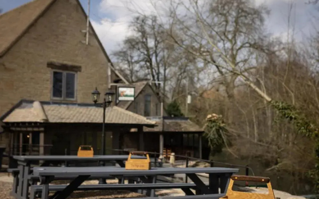 The Fox At Barrington