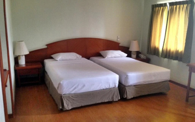 Manhattan Hotel Pathumthani