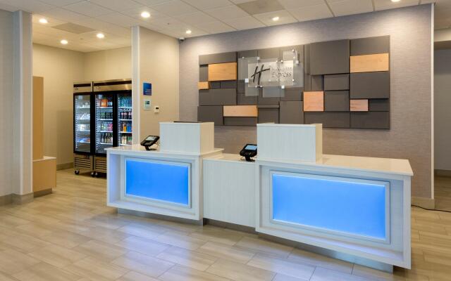 Holiday Inn Express & Suites Seattle South - Tukwila by IHG