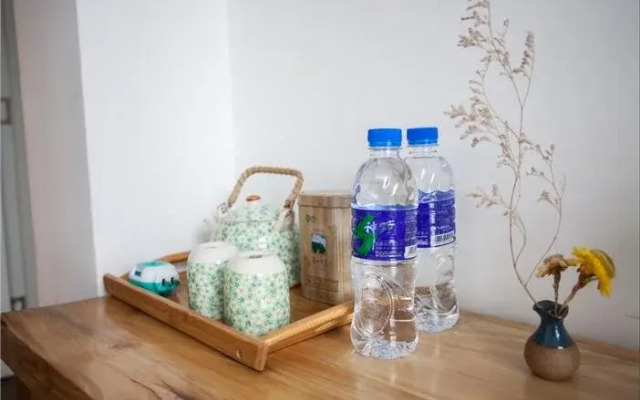 YiHai ZhuYuan Boutique Inn