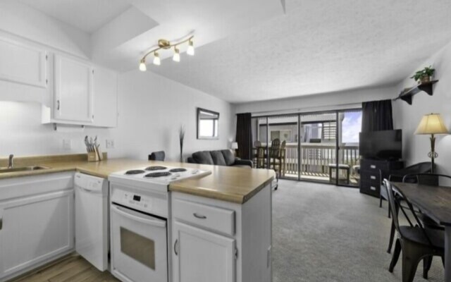Pura Vida Pure Life - Expansive Views Of The Ocean And Wide Sandy Beach 1 Bedroom Condo by RedAwning
