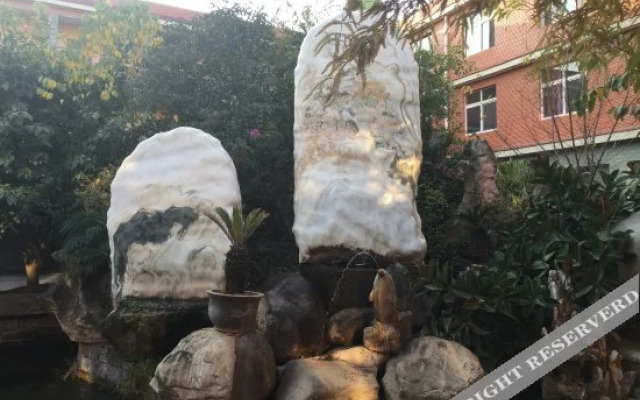 昆明三合仙龙温泉酒店