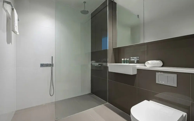 Spectacular Three-bedroom Apartment With City View