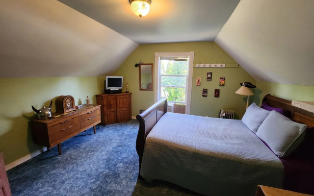 Eugene Lodge And International Hostel