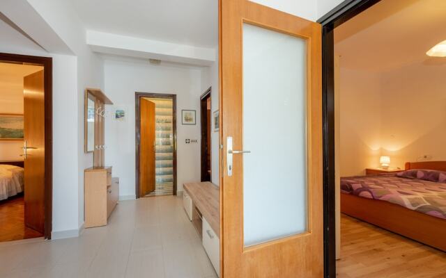 Apartments Mandica