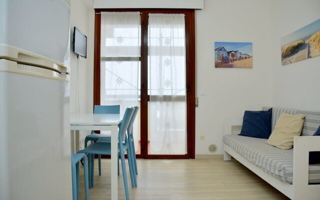 Bright Flat Overlooking the sea - Beahost