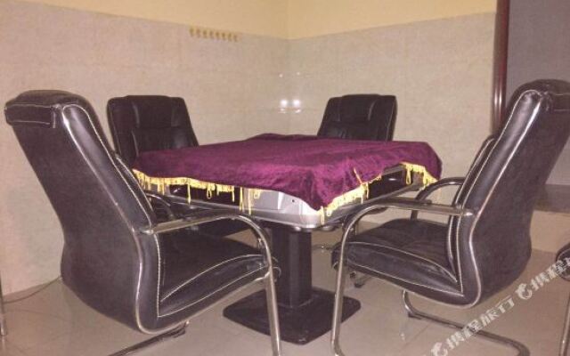 Lime Hotel (Guangzhou Changlong Zhongcun Subway Station)
