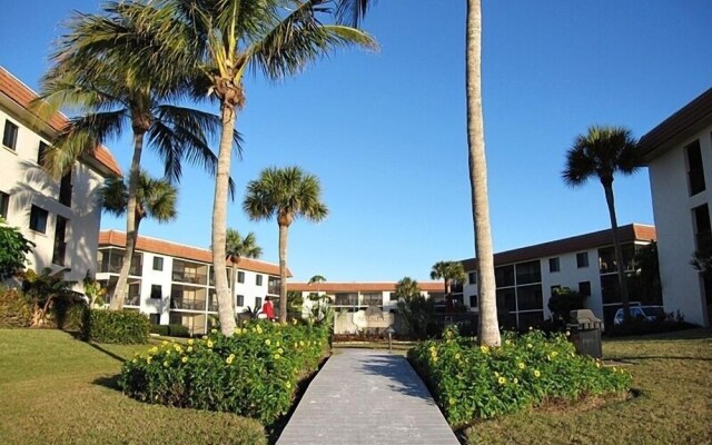 Sandalfoot Beachfront Condominium