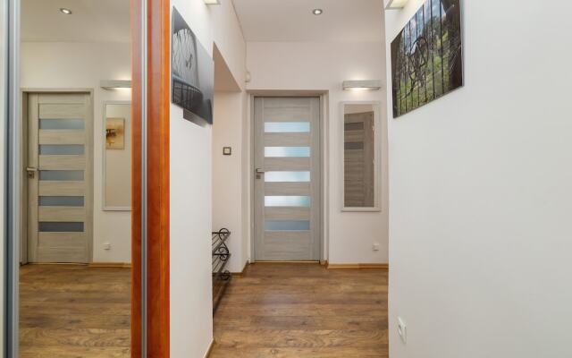 Daszyńskiego Apartment Cracow by Renters