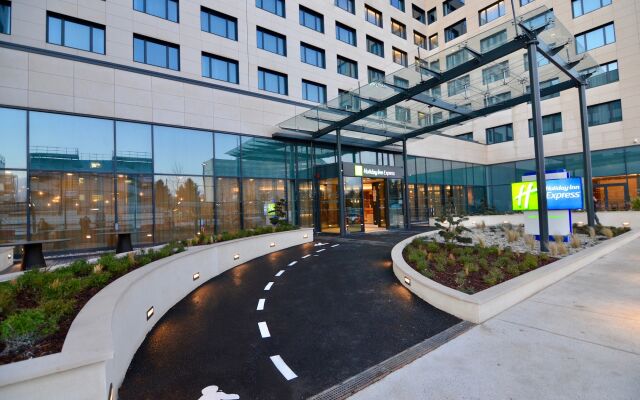 Holiday Inn Express Paris - CDG Airport, an IHG Hotel