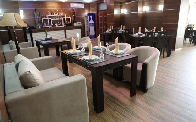 Luxe Lankaran Hotel