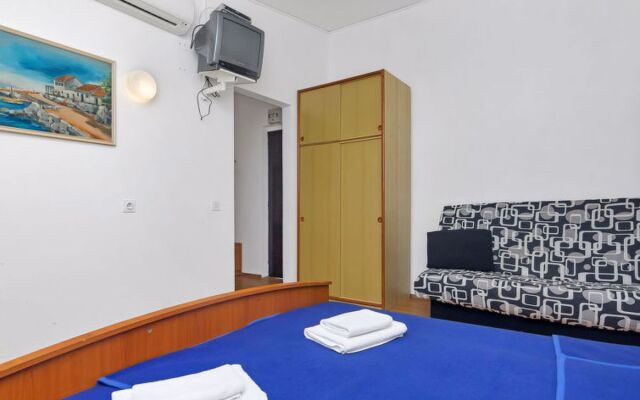 Apartment Cico Hvar/Pokrivenik 40602