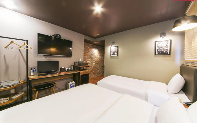 Hotel Gray