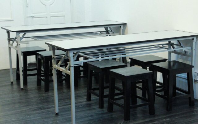 Mingalarbar Hostel