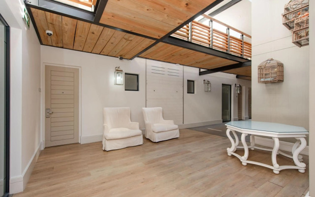 Luxury Gallery apartment - Studio 106