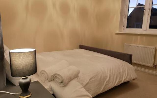 Nightingale Gardens - 4 Bed Detached House - Manchester