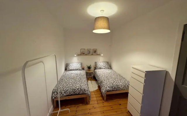 Stirling Haven: Charming 3B Apt In City Centre