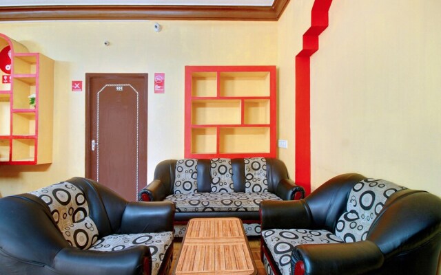 OYO Flagship 8661 Luxe Residency