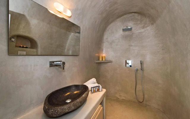 Porto Fira Suites