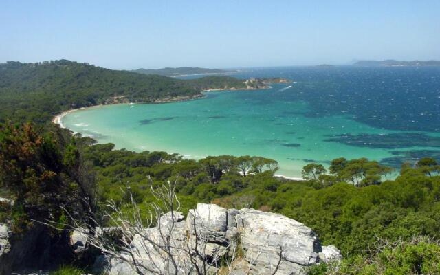 #1 Toulon CENTRE AU CALME, LUMINEUX, STATIONNEMENT FACILE
