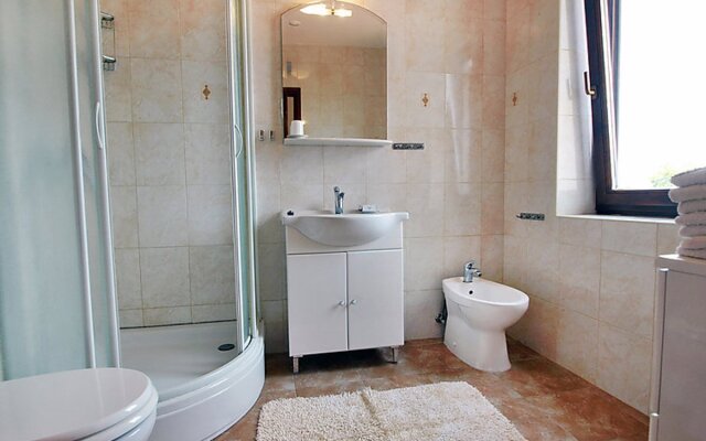 Apartment Mali Iz Mali Iz