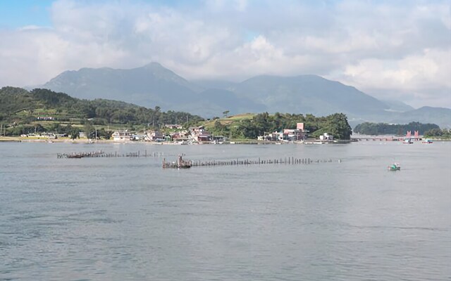 Namhae Jijok Pension