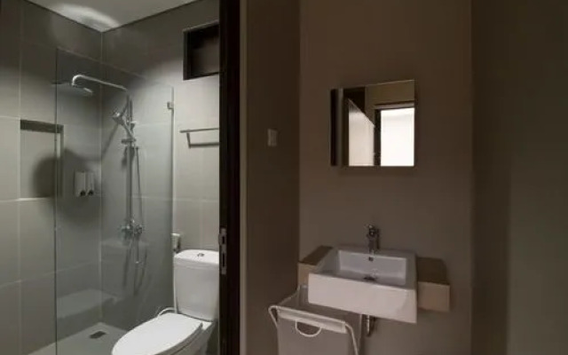 RedDoorz Plus @ Permata Karawaci