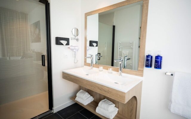 Hôtel Barracuda & Spa, Centre Port, pieds dans l'eau, vue mer