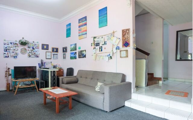 OYO 90229 3 Little Birds Homestay 4bhk