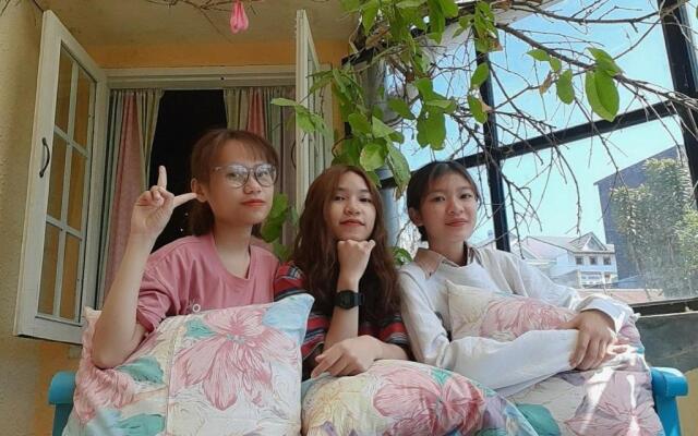 Nhà Tím Homestay