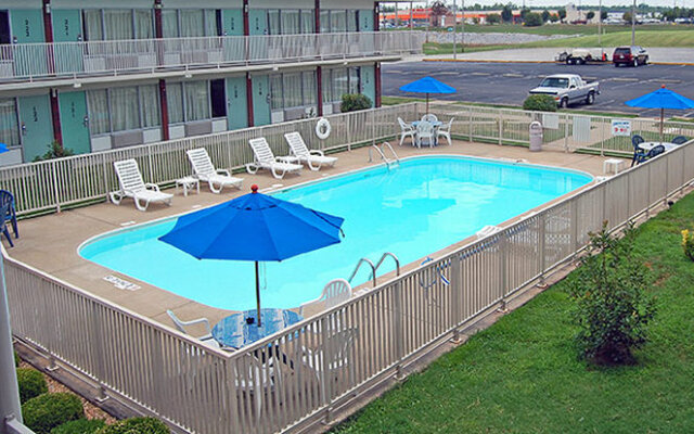 Econo Lodge Paducah Area