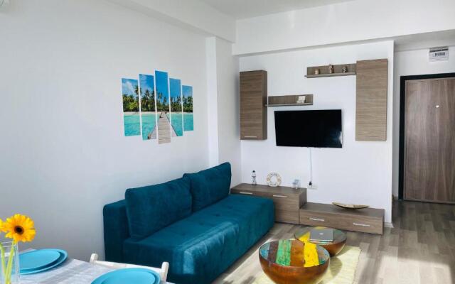 LAKE VIEW Summerland Apartment
