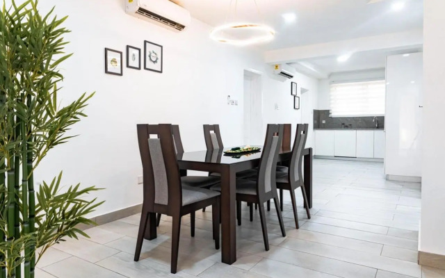 Luxurious Executive Room Available