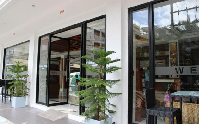 Chana Hotel Phuket