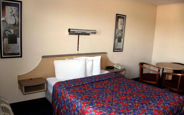 Q Lodging Motel