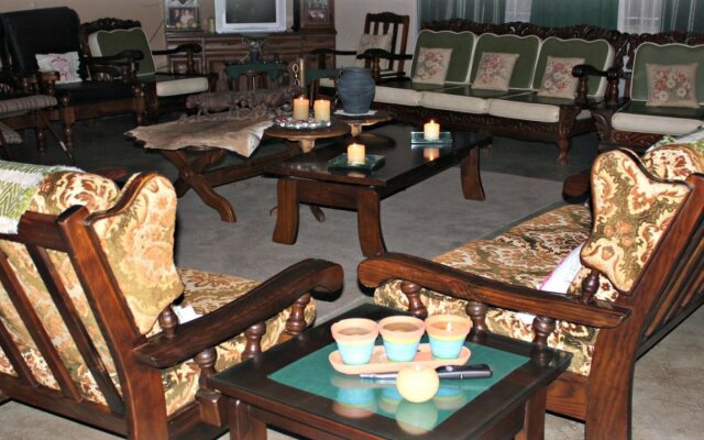 Tshimologo Farm Guest House