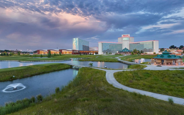 Mystic Lake Casino Hotel