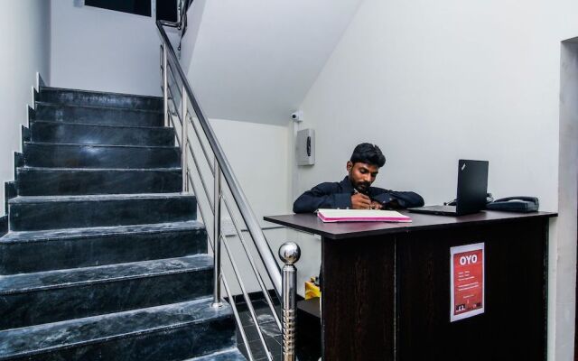 Oyo 37217 Hotel Cresant Park