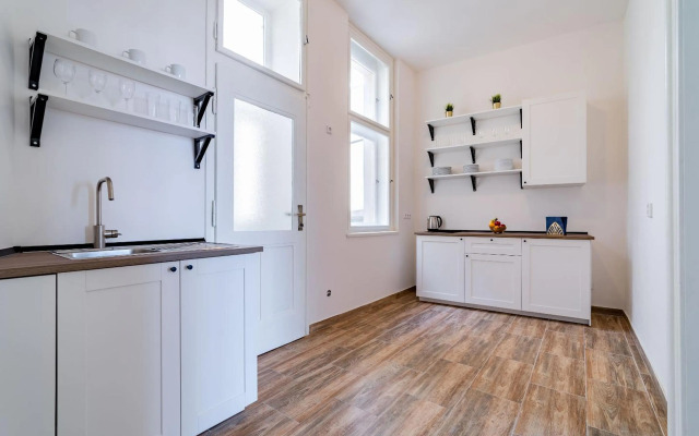 Avantguard Apartments