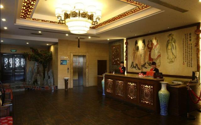 Cien Hotel